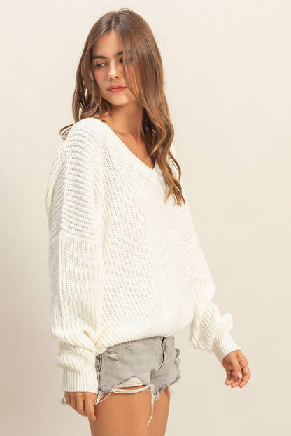 Oversized V-Neck Knit Sweater: WHITE
